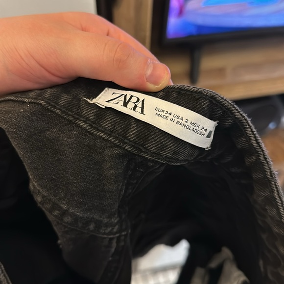 Cute black Zara Jean shorts - Picture 3 of 3